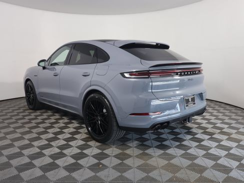 New 2025 Porsche Cayenne Turbo image 3