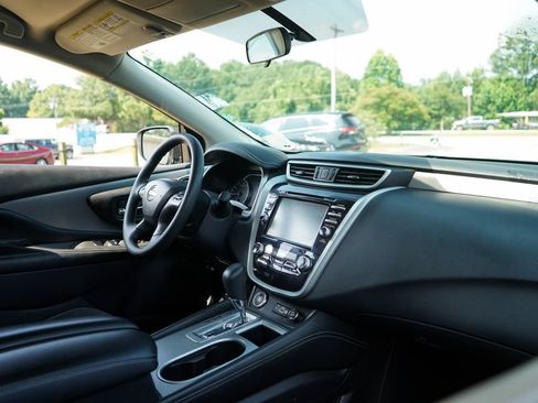 Used 2019 Nissan Murano S AWD/4WD image 14