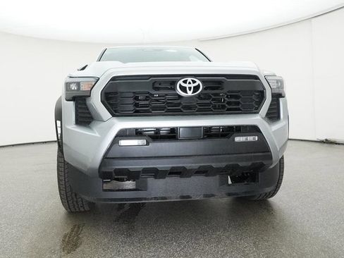 Certified 2025 Toyota Tacoma TRD Off-Road image 31