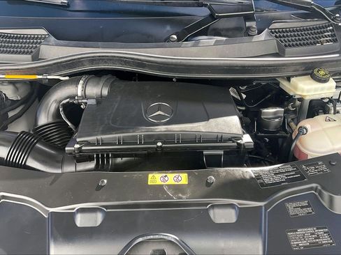 Used 2022 Mercedes-Benz Metris image 13