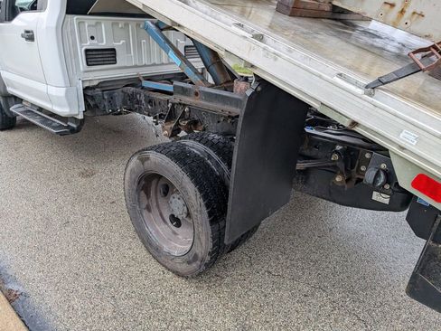 Used 2022 Ford F550 4x4 Regular Cab Super Duty w/ Power Equipment Group image 37