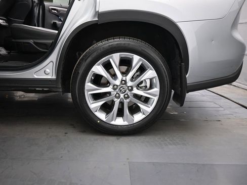 Used 2022 Toyota Highlander Limited image 20