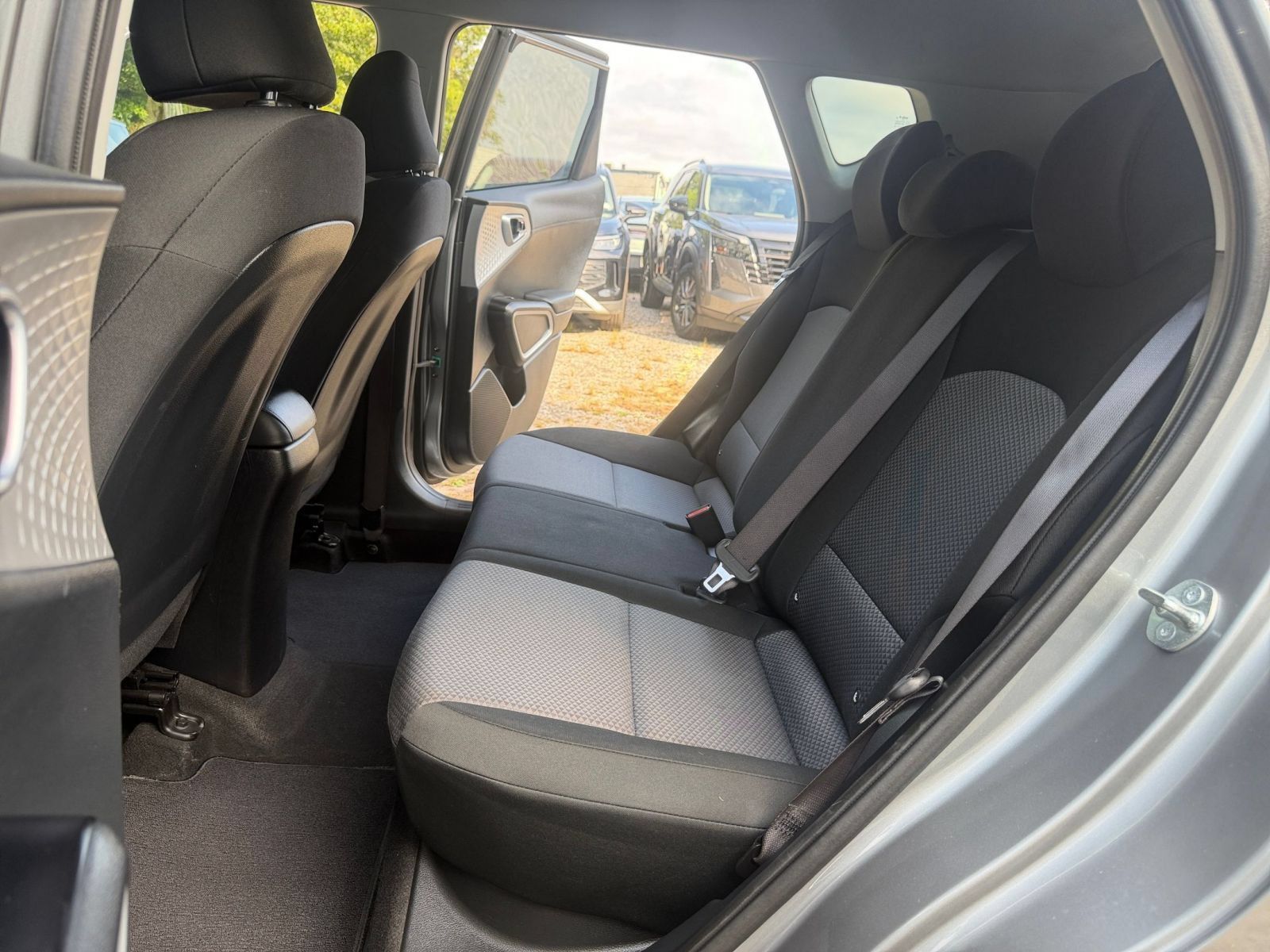 Used 2025 Kia Soul LX w/ LX Technology Package FWD image 24