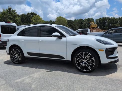 Used 2024 Porsche Macan AWD/4WD image 2
