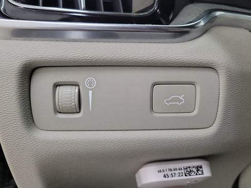 Used 2022 Volvo S60 B5 Inscription image 33