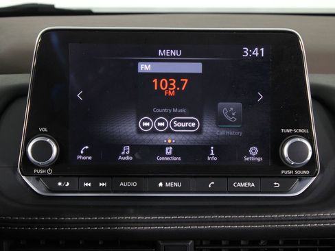 Used 2023 Nissan Rogue S image 8