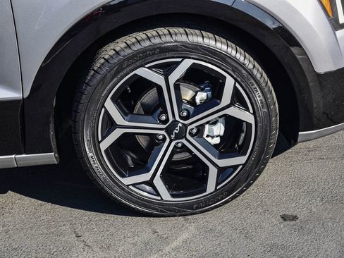 Used 2023 Kia Niro EX Touring image 11