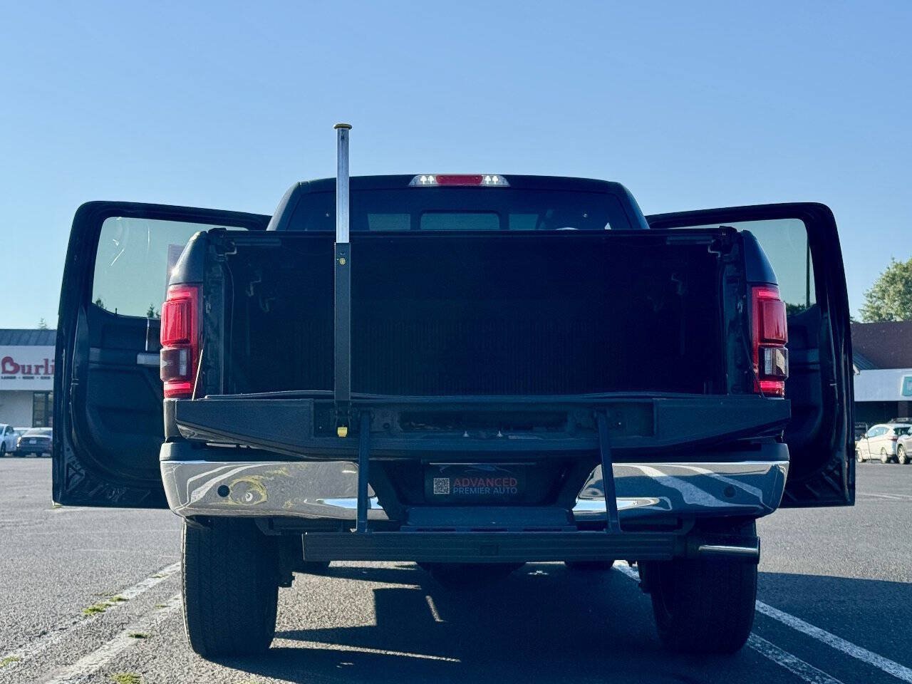Used 2016 Ford F150 Lariat w/ Equipment Group 502A Luxury AWD/4WD image 14