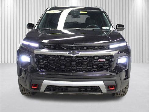 Used 2025 Chevrolet Traverse Z71 w/ LPO, Floor Liner Package AWD/4WD image 50