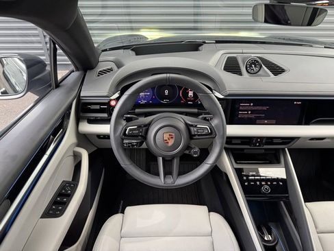 Certified 2025 Porsche Macan 4 Electric image 18