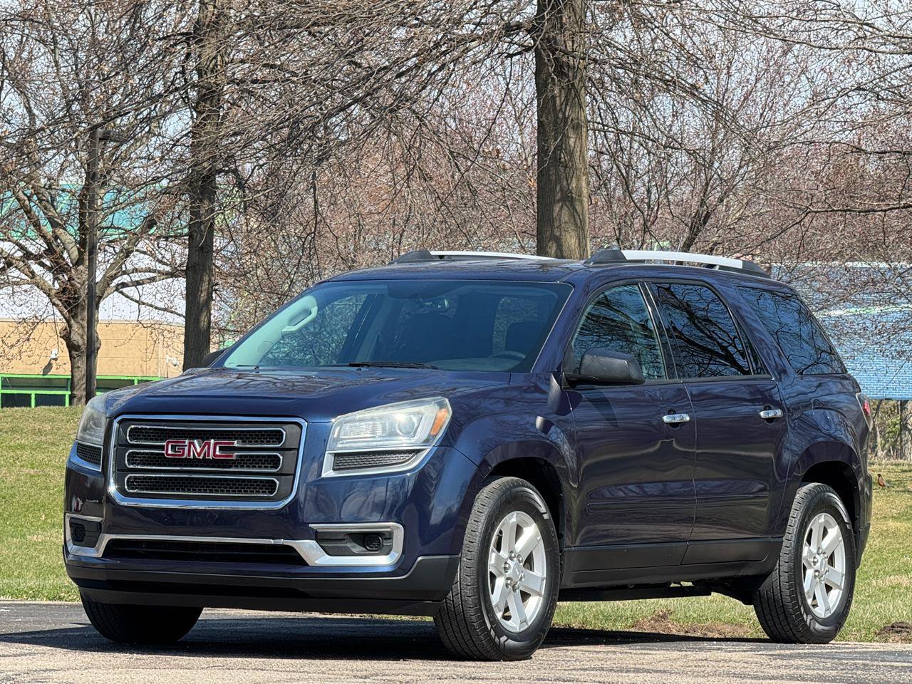 Used 2016 GMC Acadia SLE AWD/4WD image 1