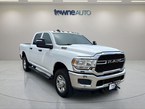 Used 2024 RAM 2500 Tradesman w/ Chrome Appearance Group AWD/4WD image 7
