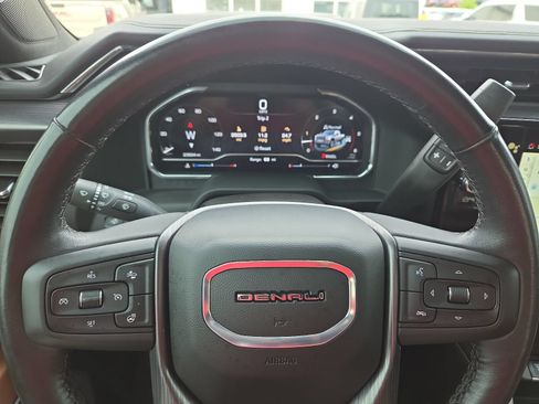 Used 2025 GMC Sierra 3500 Denali Ultimate AWD/4WD image 4