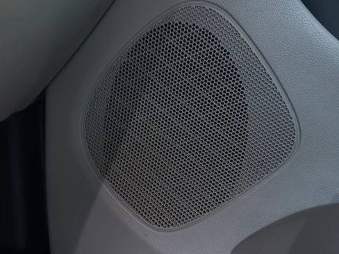 Used 2011 Dodge Grand Caravan Crew image 31