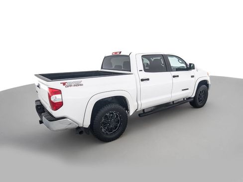 Used 2017 Toyota Tundra SR5 w/ SR5 Upgrade Package image 5