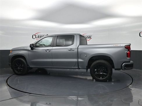 Used 2024 Chevrolet Silverado 1500 RST image 2