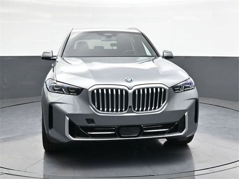 New 2026 BMW X5 xDrive50e w/ Climate Comfort Package image 9