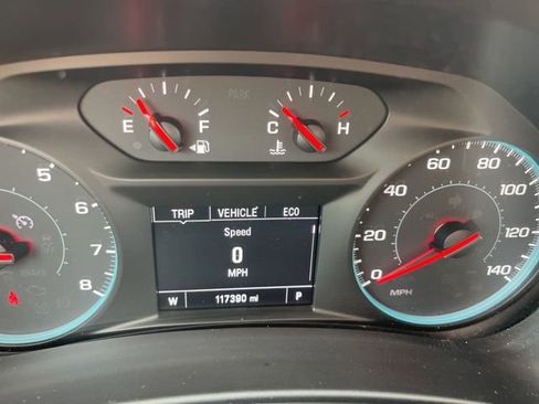 Used 2018 Chevrolet Equinox LT FWD image 22