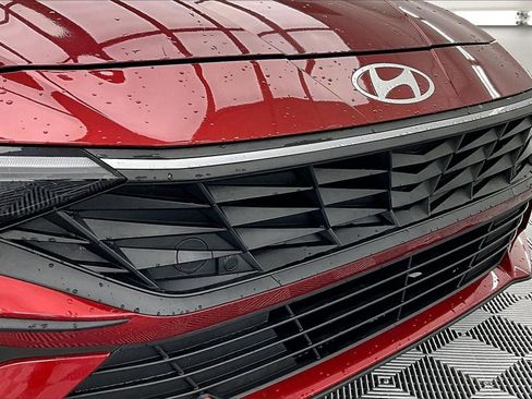 Used 2024 Hyundai Elantra SEL image 28