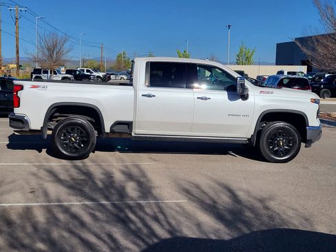 Used 2024 Chevrolet Silverado 2500 LTZ w/ LTZ Convenience Package image 4