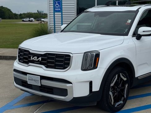 Used 2025 Kia Telluride S AWD/4WD image 2