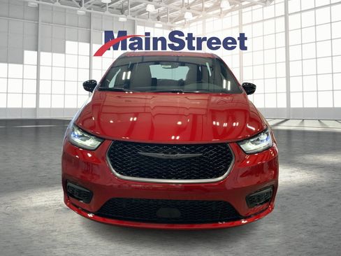 New 2026 Chrysler Pacifica Select image 8