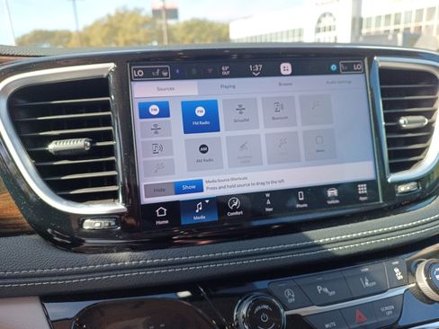 Certified 2024 Chrysler Pacifica Limited image 14