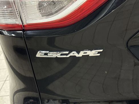 Used 2016 Ford Escape SE w/ Equipment Group 201A AWD/4WD image 24