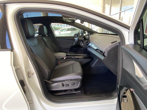 Used 2023 Volkswagen ID.4 Pro S RWD image 33
