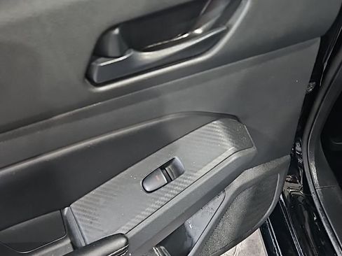 Used 2024 Nissan Altima 2.5 SV image 19