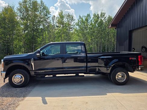 Used 2024 Ford F350 XL AWD/4WD image 3