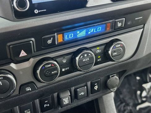 Used 2023 Toyota Tacoma TRD Off-Road w/ TRD Premium Off Road Package AWD/4WD image 26