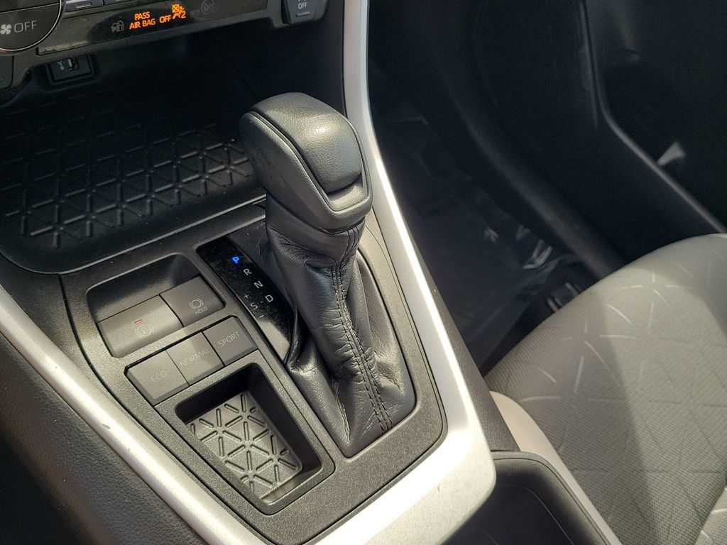 Certified 2024 Toyota RAV4 XLE w/ Convenience Package FWD image 18