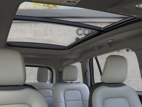 New 2026 Lincoln Aviator AWD image 22