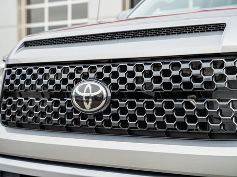 Used 2019 Toyota Tundra Platinum image 15