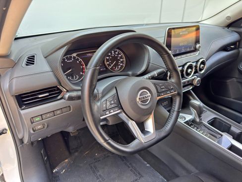 Used 2022 Nissan Sentra SV w/ Trunk Package FWD image 12