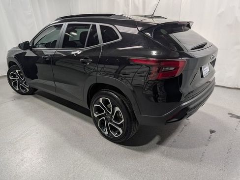 Used 2025 Chevrolet Trax RS image 6