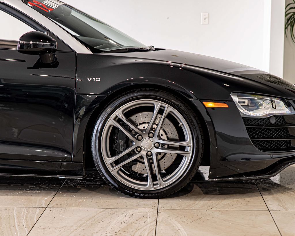 Used 2012 Audi R8 V10 AWD/4WD image 11