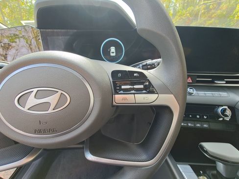 Used 2024 Hyundai Elantra SEL image 29