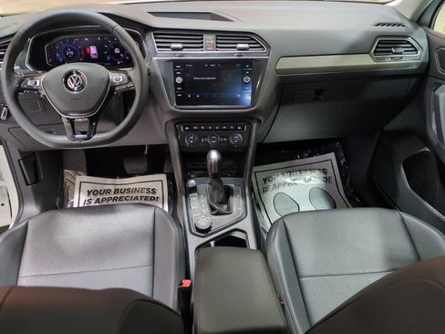 Used 2020 Volkswagen Tiguan SEL AWD/4WD image 16