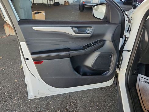 Used 2022 Ford Escape SE image 10