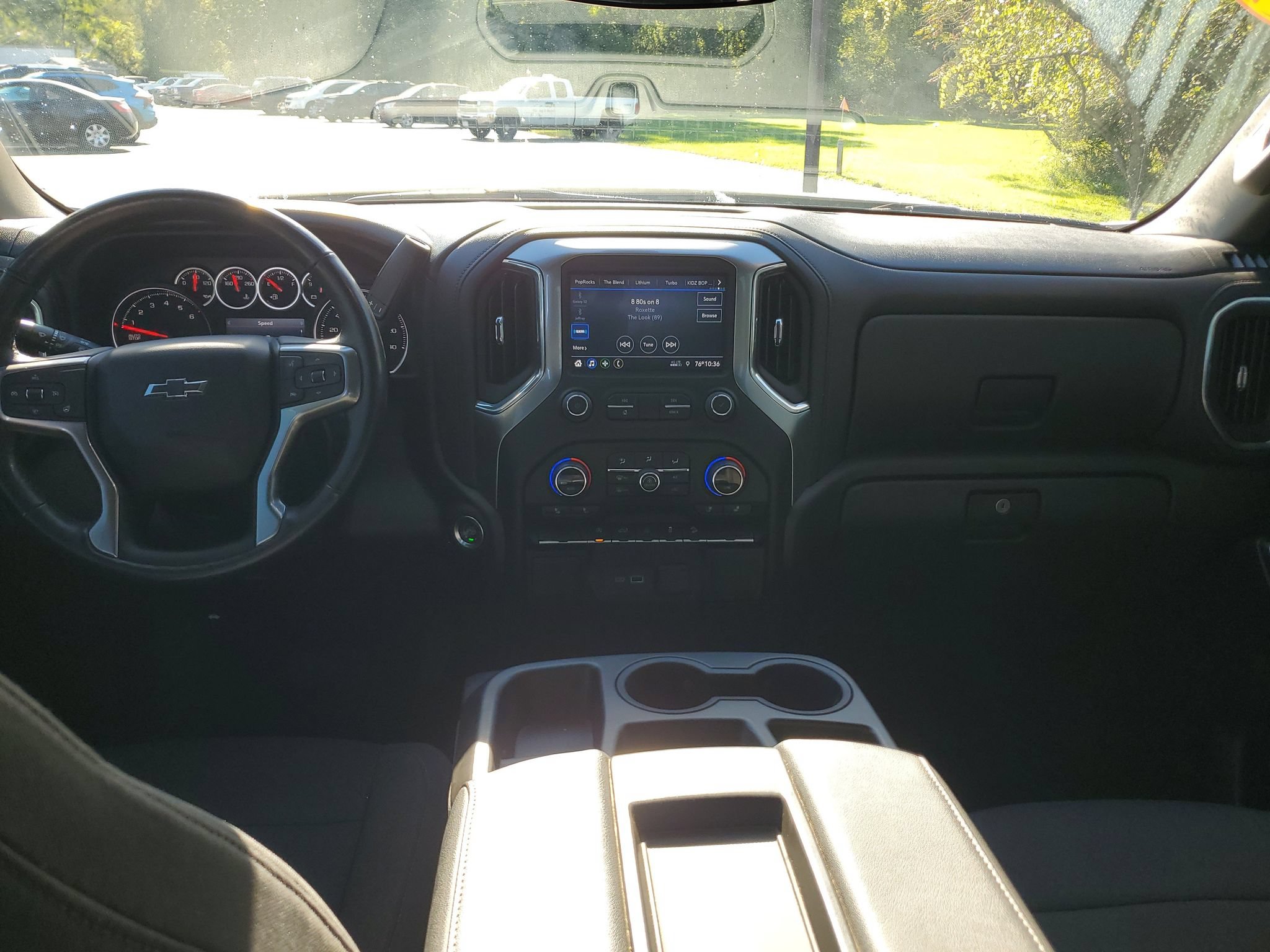 Used 2022 Chevrolet Silverado 1500 RST w/ Z71 Off-Road Package AWD/4WD image 10