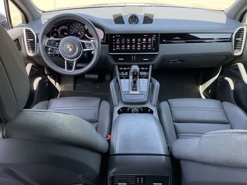 Used 2023 Porsche Cayenne AWD/4WD image 9