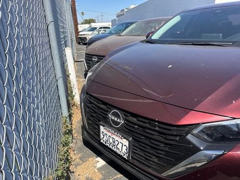 Used 2025 Nissan Sentra SV w/ All-Weather Package FWD image 1
