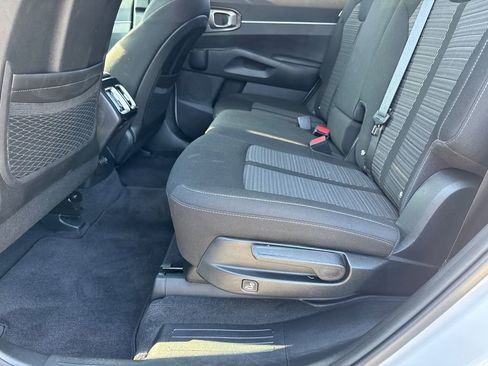 Certified 2024 Kia Sorento LX image 20