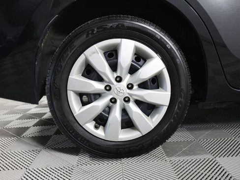 Used 2015 Toyota Corolla LE image 7