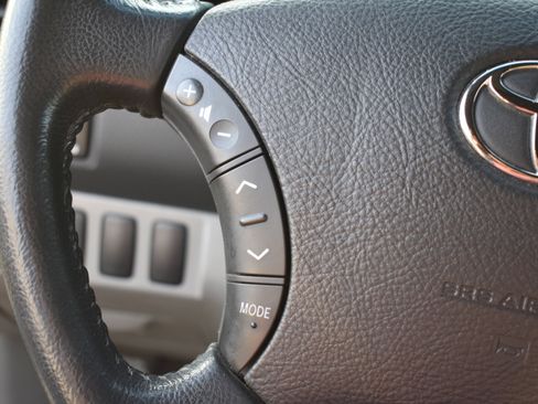 Used 2011 Toyota Tacoma PreRunner w/ TRD Sport Pkg image 17