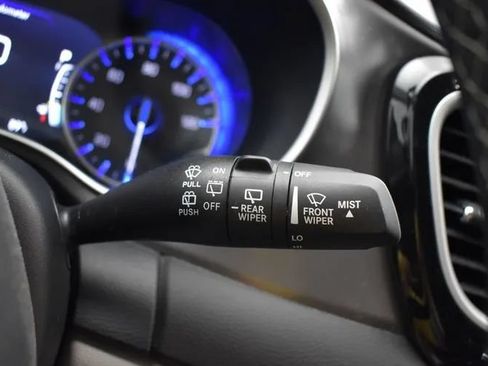 Used 2024 Chrysler Pacifica Touring-L FWD image 26