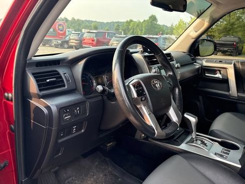 Used 2018 Toyota 4Runner SR5 Premium AWD/4WD image 8