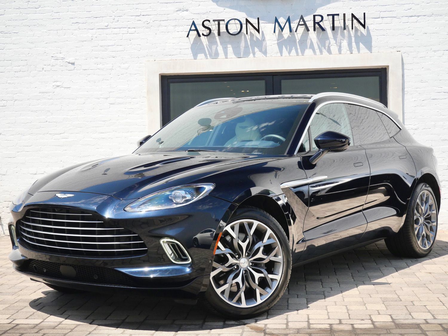 Used 2023 Aston Martin DBX AWD/4WD image 25